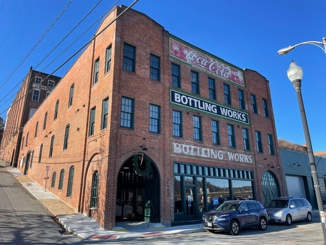 Building Photo - 723 Jefferson Street