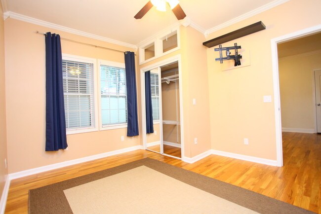 Building Photo - 864 Charles Allen Dr NE