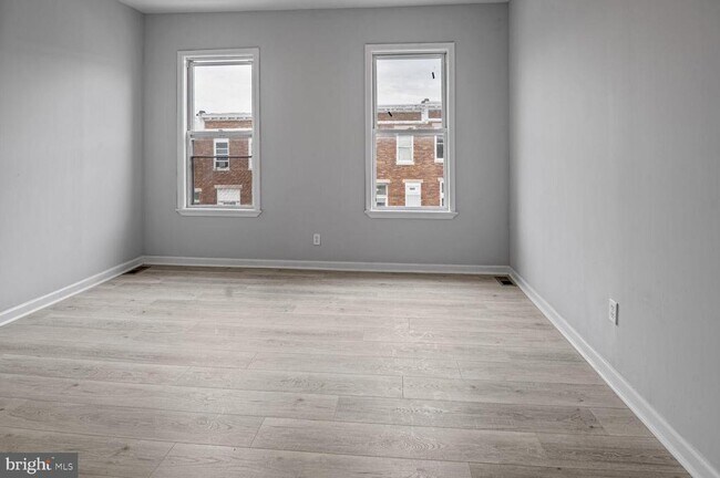 Foto del edificio - 1684 Darley Ave