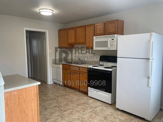 Foto del edificio - 1715 Oakshire Ln