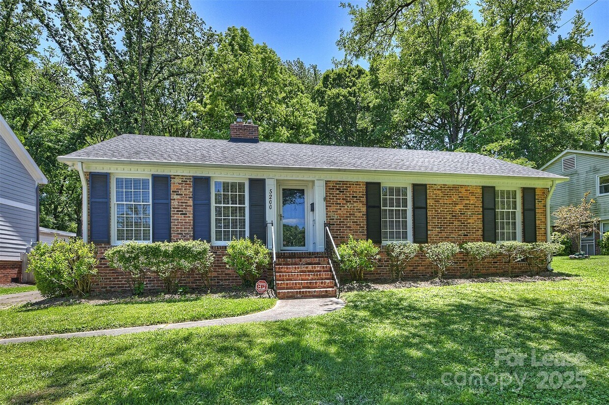 Foto principal - 5200 Murrayhill Rd