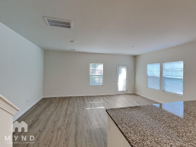 Building Photo - 106 Duff St