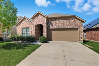 Building Photo - 3700 Hazelhurst Dr