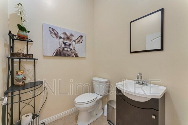 Building Photo - 8752 Lariat Rd