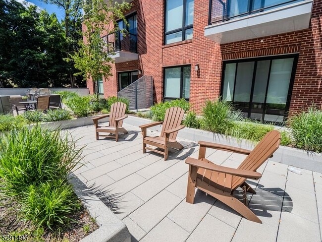 Building Photo - 173 Morris St