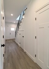 Building Photo - 129 Independence Ln