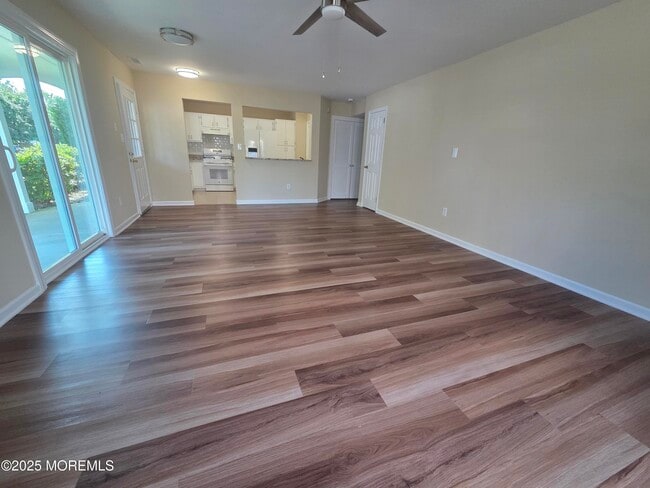 Building Photo - 277 Tulip Ln