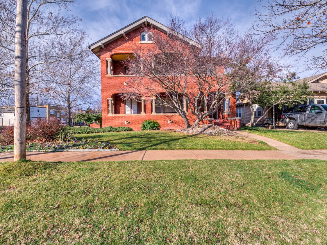 Foto principal - 2601 N Hudson Ave