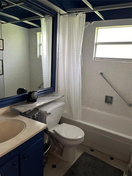 Foto del edificio - 302 Andover Pl S