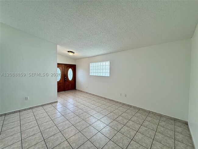 Foto del edificio - 3559 W 71st Terrace