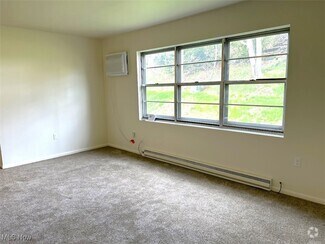 Building Photo - 401 Colonial Dr