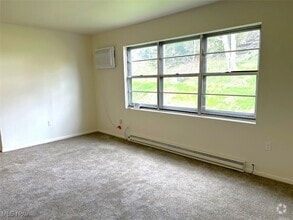 Building Photo - 401 Colonial Dr