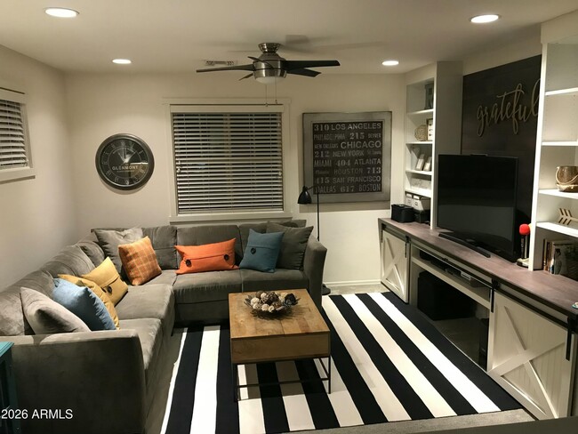 Foto del edificio - 4740 E Tierra Buena Ln