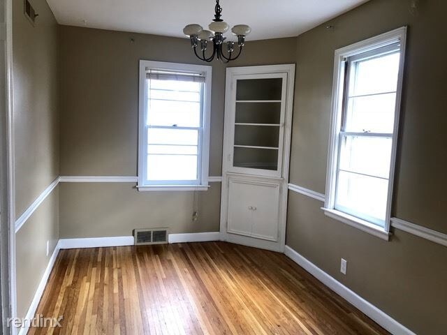 Foto del edificio - 3 br, 1 bath  - 523 Townview Cir E