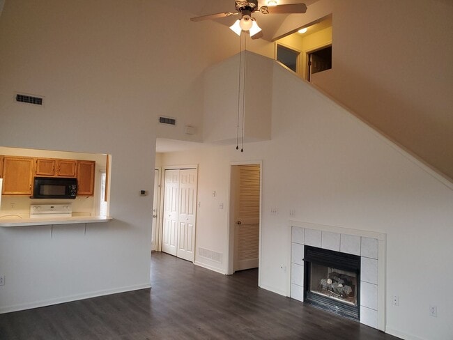 Building Photo - 4818 Prairie Cir