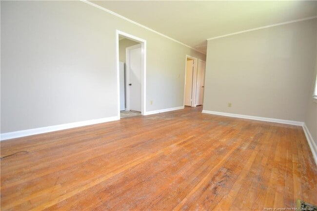 Building Photo - 717 Friar Tuck Rd