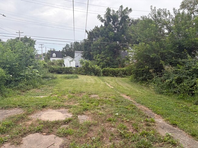 Building Photo - 1339 Briarwood Ave
