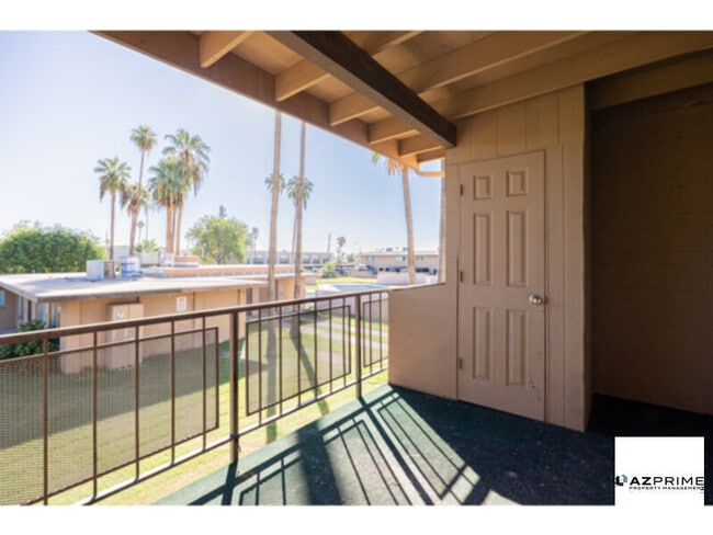 Building Photo - Inviting 3/2 Phoenix Condo - Premium Upper-Level Unit with Mountain Views!