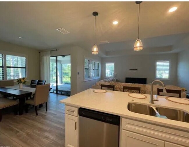 Foto del edificio - ** ONE MONTH FREE RENT FOR AN ANNUAL TENAN...