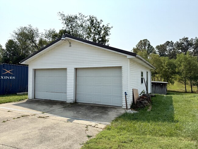 Foto del edificio - 690 Floyd Switch Estesburg Rd