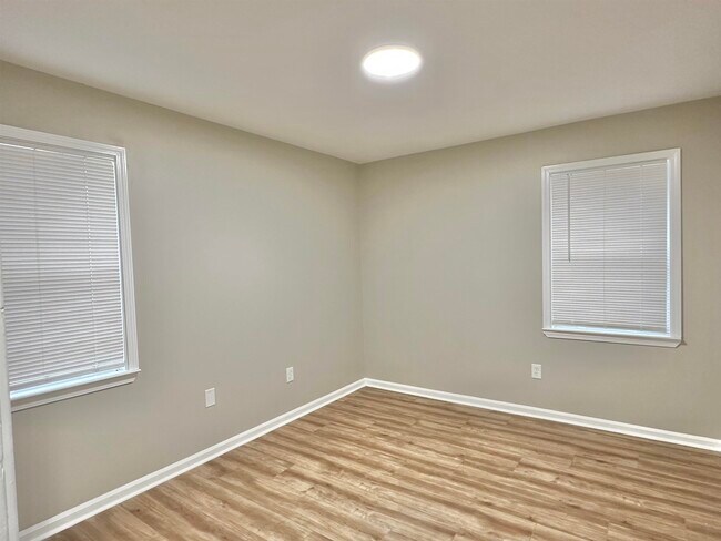 Foto del edificio - 3756 Vanderwood Dr