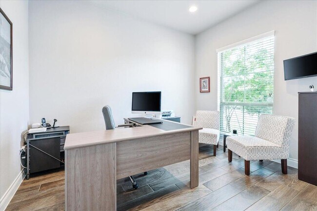 Foto del edificio - 217 Cherokee Rose Cir