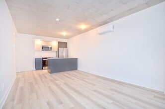 Building Photo - 1431 Av. de la Gare