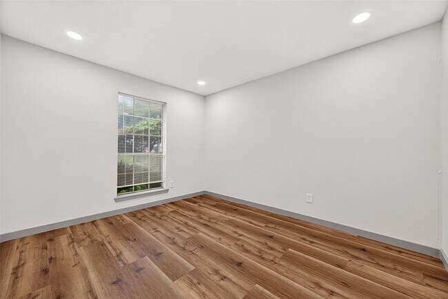Foto del edificio - 3102 Knotty Oaks Trail