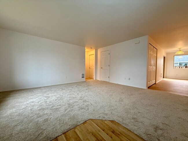 Building Photo - RD-LU-HOWARD01-Metolius