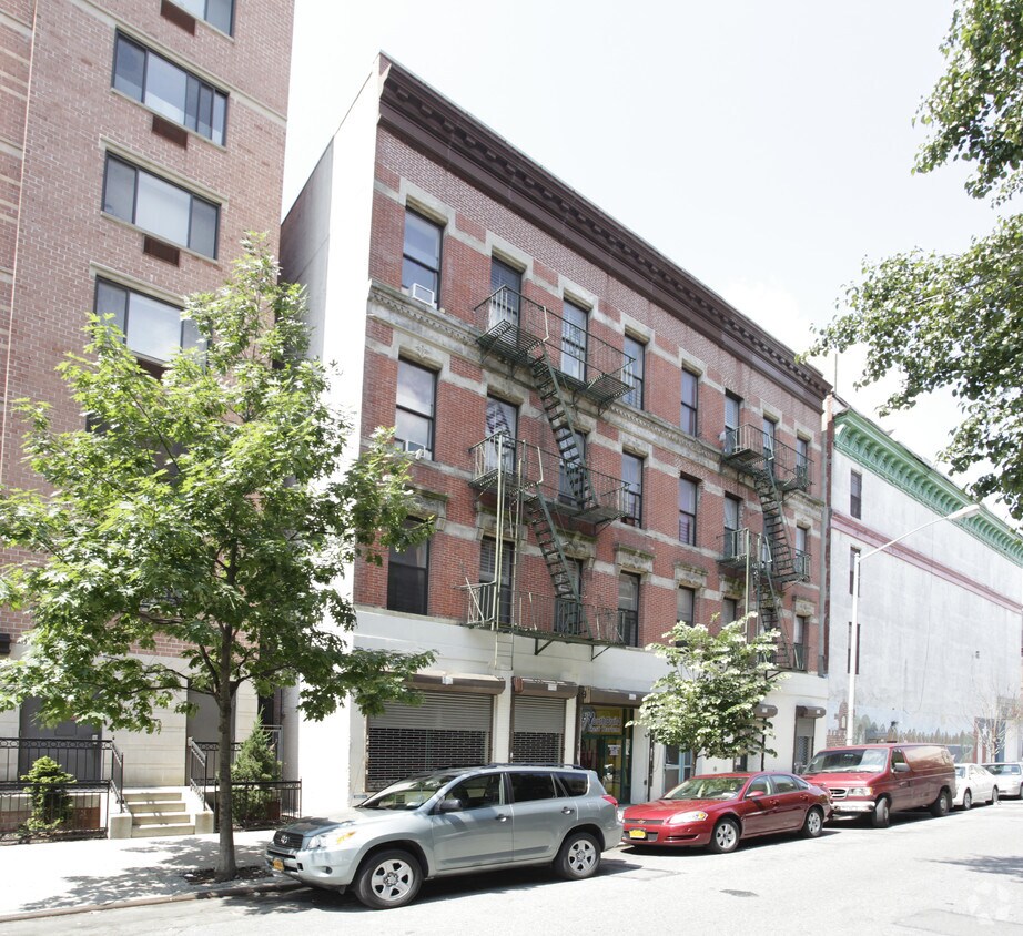 Building Photo - 204-208 E 118th St