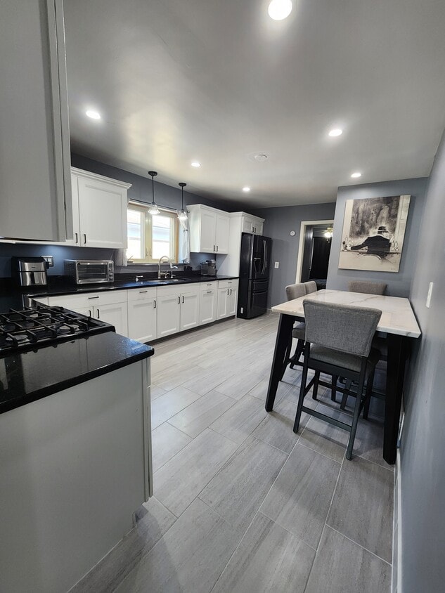 Cocina - 6751 S Kilbourn Ave
