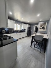 Kitchen - 6751 S Kilbourn Ave