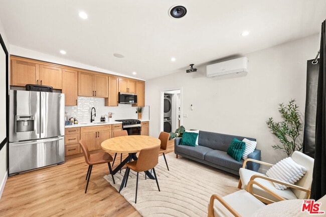 Foto del edificio - 3873 Roxton Ave