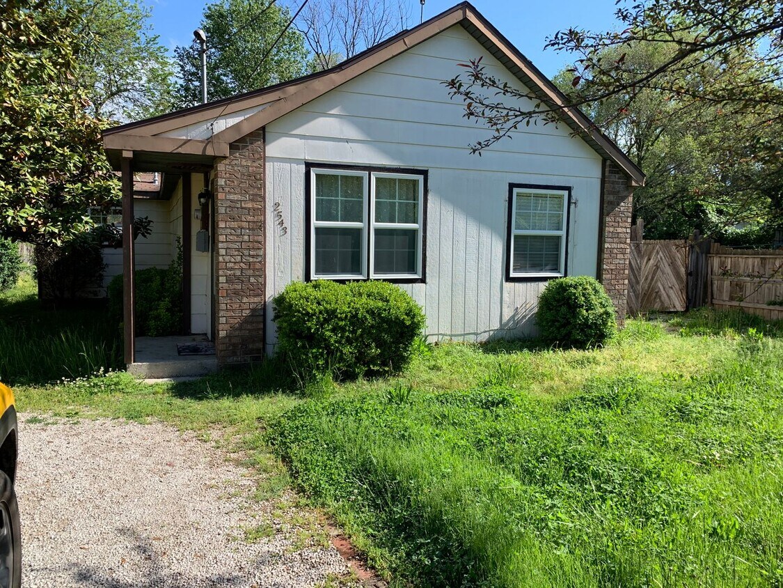 Available Cute 2 bedroom home with a loft... House Rental in