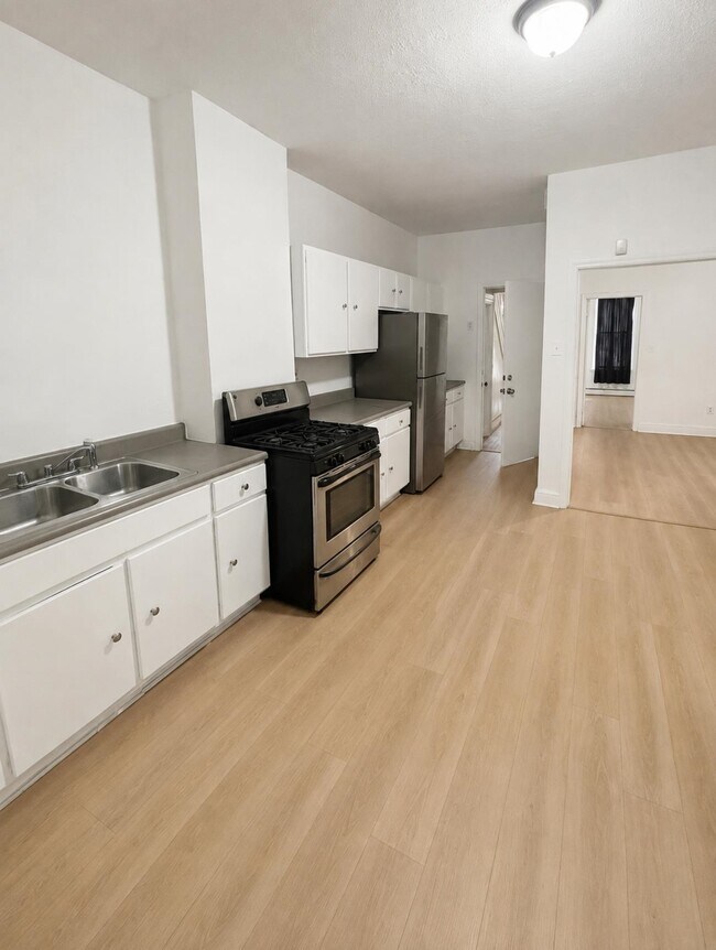 Foto del edificio - 406 WOODLAWN Ave