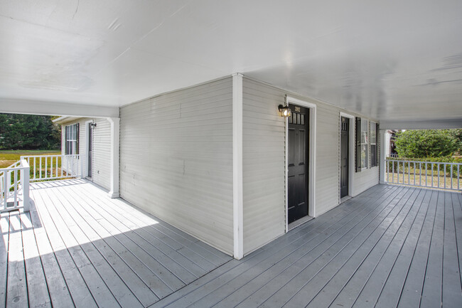 Foto del edificio - Wendell downstairs