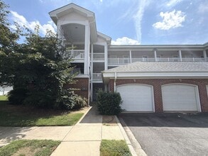 Building Photo - 9113 Meadow Vista Rd