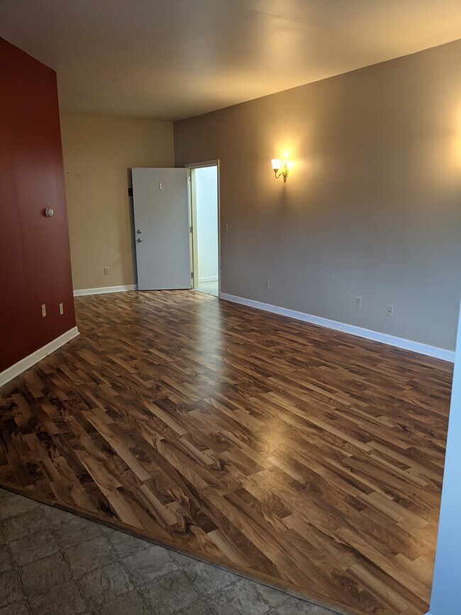 Foto del edificio - 321 N Michigan Ave