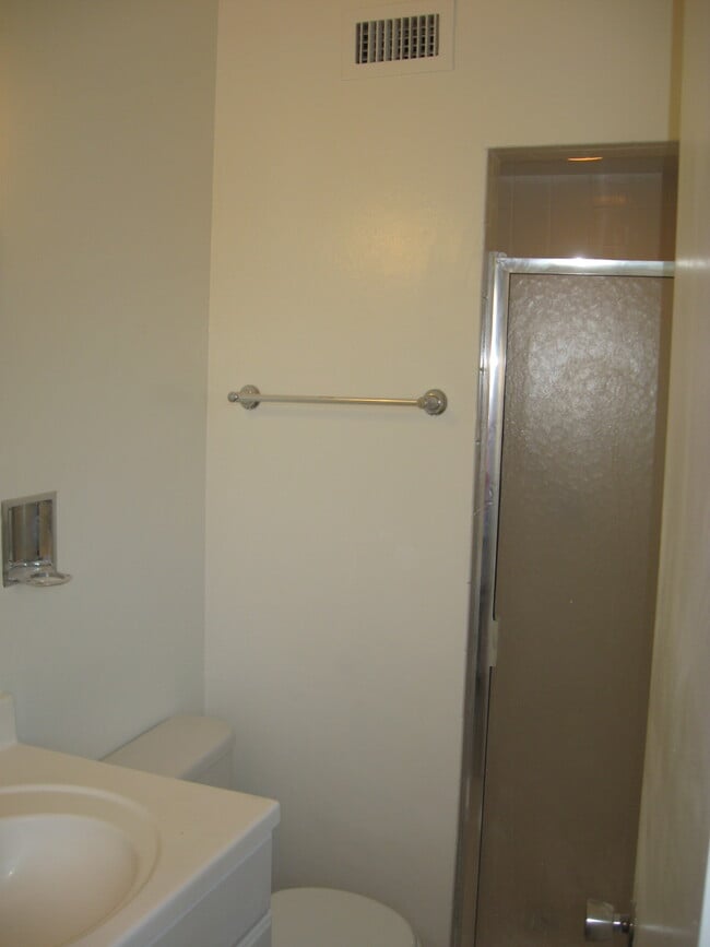 Building Photo - Parkview Manor