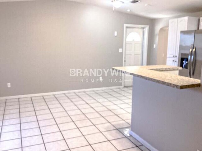 Foto del edificio - **AVAILABLE NOW!!** 3BED 1.5 BATH Apply To...