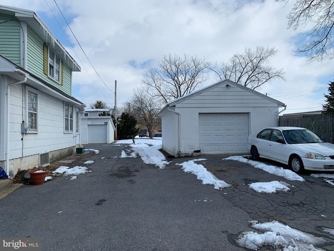 Building Photo - 173 S Wolf St