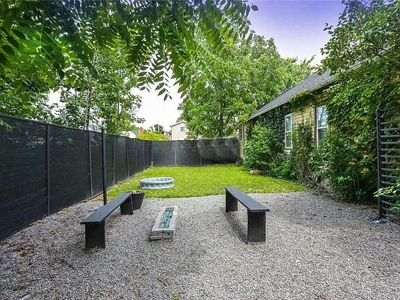 Building Photo - 499 West Ave