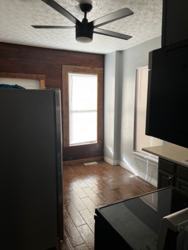 Building Photo - 389 St Clair Ave