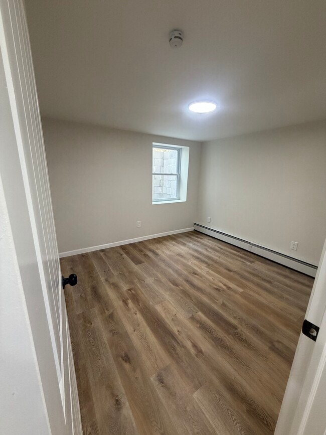 Foto del edificio - 258 Claywood Dr