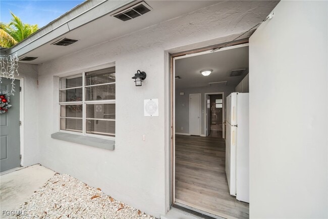 Building Photo - 15 SE 24th Ave