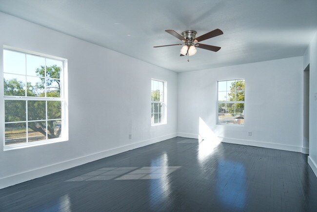 Foto del edificio - 1340 W Ridgewood Ct