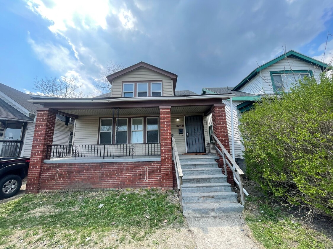 Foto principal - 4625 Chalmers St
