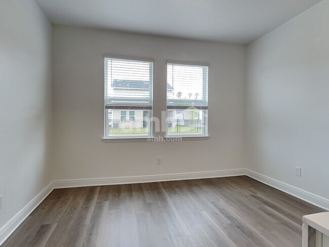 Building Photo - 4840 Rio Grande Cv