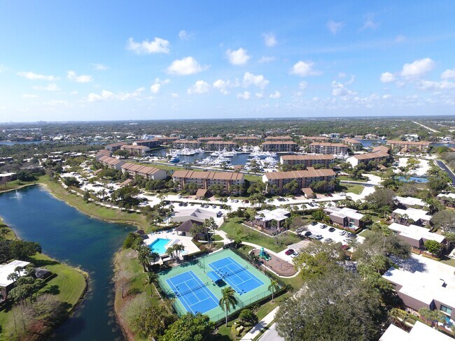 Building Photo - 1403 14th Ct