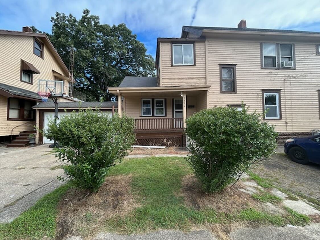 Foto principal - 315 E 25th St